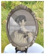 §cadre oval en bois sculpté art deco photo de dame, Antiquités & Art, Antiquités | Autres Antiquités, Enlèvement ou Envoi