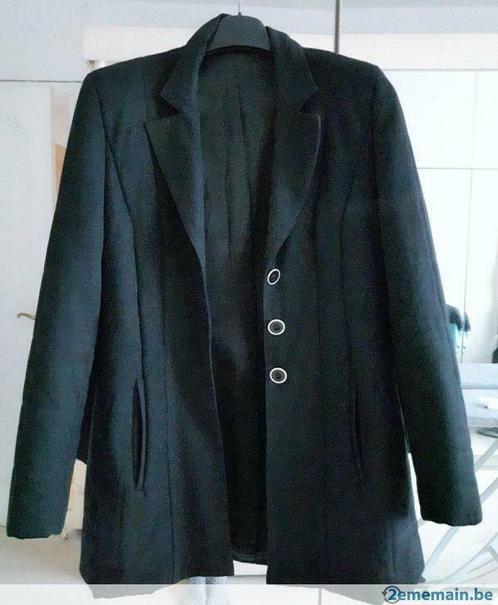 veste noire molletonnée tissu 38-40 doublée 2 poche classe, Vêtements | Femmes, Vestes | Hiver, Porté