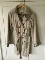 Regenjas Gique, Kleding | Dames, Beige, Maat 38/40 (M), Ophalen of Verzenden, Zo goed als nieuw