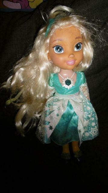 Grote interactieve Frozen pop met lang haar., Kinderen en Baby's, Speelgoed | Poppen, Ophalen of Verzenden, Zo goed als nieuw