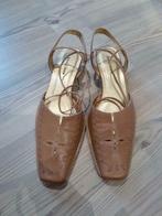 Camelkleurige schoenen van HERE AND NOW (mt 41), Nieuw, Schoenen met lage hakken, Bruin, Verzenden
