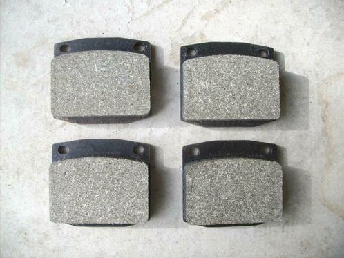 AC Delco 171-1097 remblokken voor Datsun 120Y/140Y, Auto-onderdelen, Remmen en Aandrijving, Nissan, Oldtimer onderdelen, Overige automerken