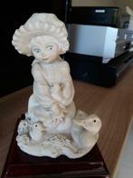 mooi nieuw wit beeldje. Meisje op sokkel, Ophalen of Verzenden, Zo goed als nieuw, Fantasy