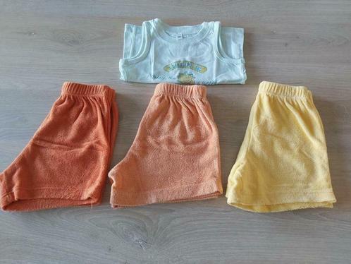 Lot de 4 pièces étè pour bébé-shorts éponges+t-shirt(18 mois, Kinderen en Baby's, Babykleding | Overige, Gebruikt, Jongetje, Ophalen of Verzenden