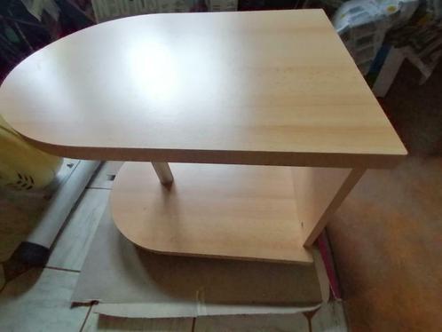Table d'appoint moderne en bois clair sur roulettes, Maison & Meubles, Tables | Tables à manger, Comme neuf, Enlèvement