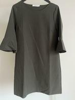 Korte khaki jurk met frengelmouwen, Nieuw, Groen, Knielengte, Maat 38/40 (M)
