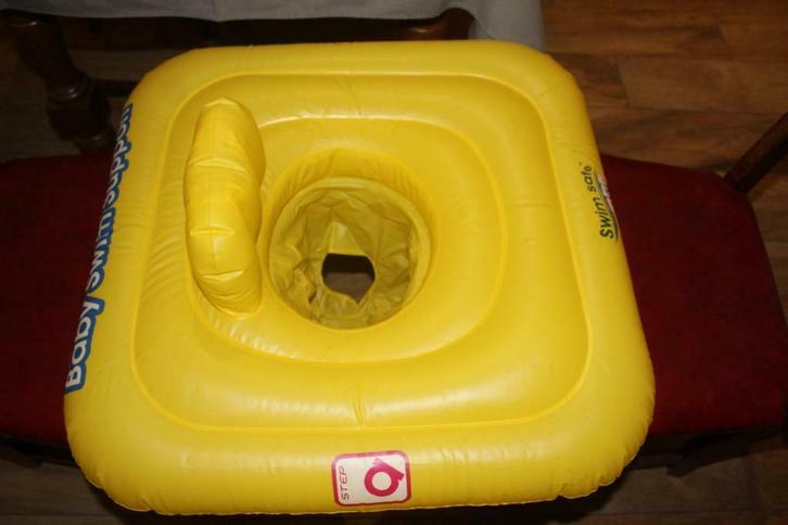 bouée bébé moins de 11kg, Kinderen en Baby's, Speelgoed | Buiten | Zandbakken, Gebruikt, Ophalen of Verzenden