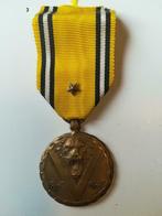 2 Médailles comm. WW2 avec attributs, Collections, Autres, Enlèvement ou Envoi