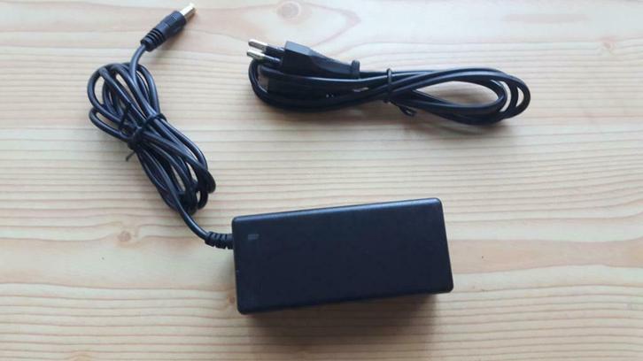 Batterij lader 12V / 24V / 29V 3A, Doe-het-zelf en Bouw, Elektriciteit en Kabels, Nieuw, Kabel of Snoer, Ophalen of Verzenden