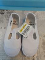 Turnpantoffels, NIEUW, maat 27, 5€, Ophalen of Verzenden, Nieuw, Wit, Turnschoenen