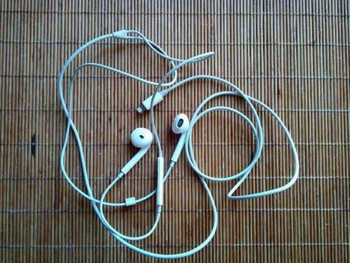 Apple EarPods Lightning (MMTN2ZM/A) voor iPhone/iPad/iPod, Télécoms, Téléphonie mobile | Écouteurs, Utilisé, Enlèvement ou Envoi