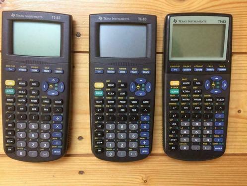 3 calculatrices graphiques Texas Instruments TI-83, Divers, Fournitures scolaires, Utilisé, Enlèvement ou Envoi