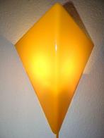 Wandlamp Mawa design wandlamp gele wandlamp curiosa kunst, Huis en Inrichting, Lampen | Wandlampen, Ophalen of Verzenden, Gebruikt