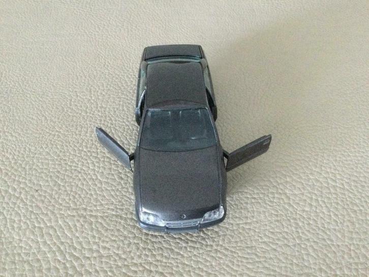Opel Omega 1:43, Hobby en Vrije tijd, Modelauto's | 1:43, Zo goed als nieuw, Auto, Gama, Ophalen of Verzenden