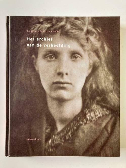 Het Archief van de Verbeelding - Inge Henneman, Boeken, Kunst en Cultuur | Fotografie en Design, Ophalen of Verzenden