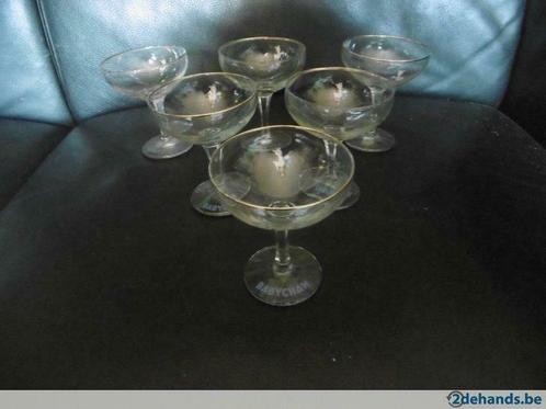 Babycham glas jaren '50 baby cham glas, Antiek en Kunst, Antiek | Glaswerk en Kristal