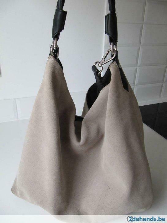 handtas ZARA, suède met zwart lederen gevlochten hengel, Handtassen en Accessoires, Tassen | Damestassen, Gebruikt, Schoudertasje