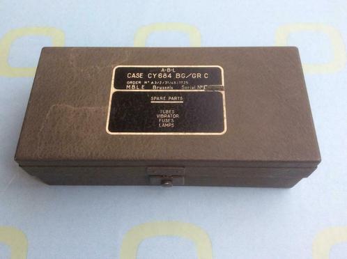 Metalen spare parts doos cy684  radioposten leger jaren 50, Verzamelen, Militaria | Algemeen, Ophalen