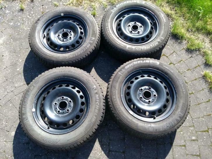 Winterset Michelin VW Golf VI / VII 15inch 5X112 5&8mm, Auto-onderdelen, Banden en Velgen, Banden en Velgen, Winterbanden, 15 inch