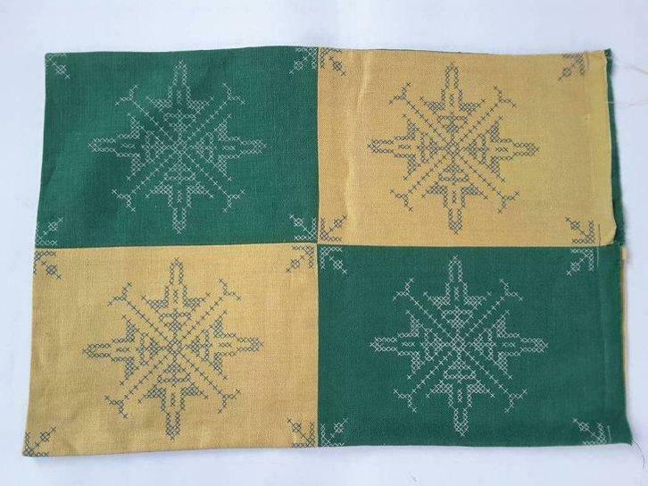 borduurkussen in Aïda canvas 34 x 48 cm groen en geel, Hobby en Vrije tijd, Naaien en Fournituren, Nieuw, Ophalen of Verzenden