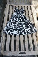 Petite robe d'été ou de plage noir et blanc, artisanat, Taille 36 (S), Noir, Porté, Aller simple