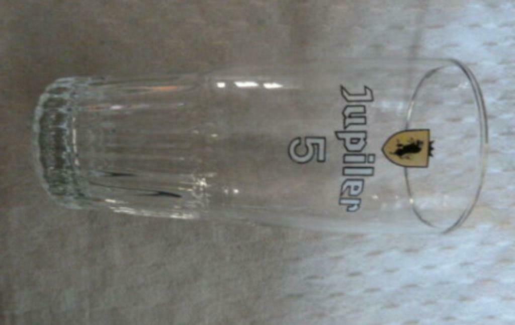 #K bier glas JUPILER 5 " ribbelglas ; klein logo ", Ophalen of Verzenden, Gebruikt, Bierglas