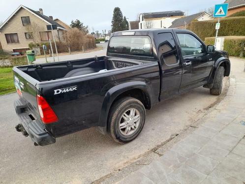 ISUZU D MAX 4X4/A/C 1 YEAR GARANTI CT OK/IMPEC A VOIR ABSOLU, Autos, Toyota, Entreprise, Achat, Hilux, 4x4, ABS, Régulateur de distance