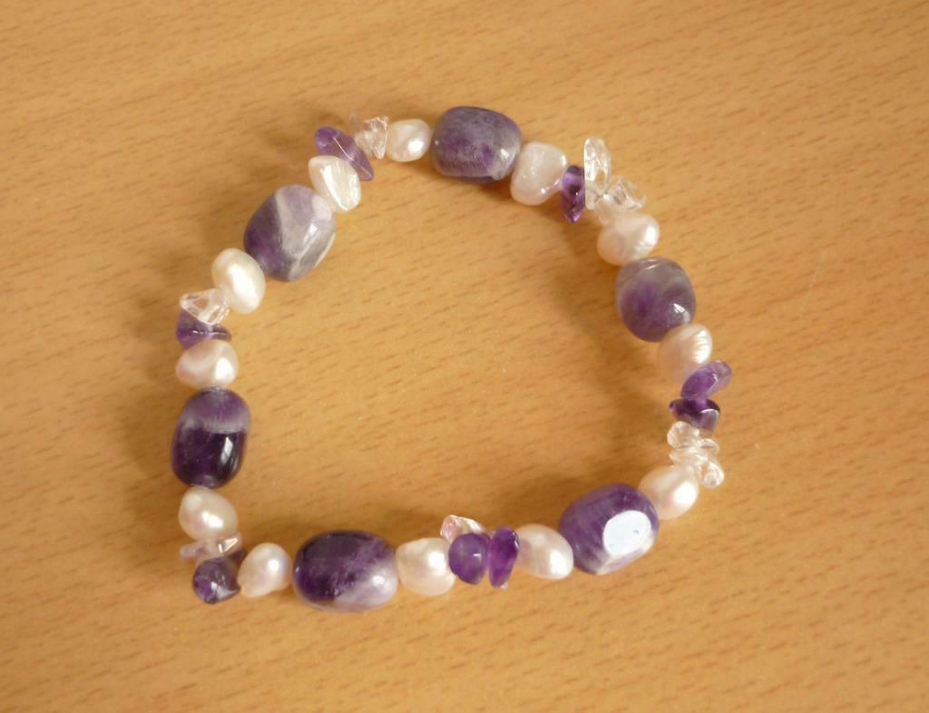 Armband met halfedelstenen witte parels en paarse amethisten, Ophalen of Verzenden, Nieuw