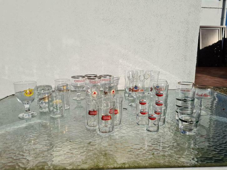 Lot de 34 verres, Verzamelen, Glas en Drinkglazen, Zo goed als nieuw, Bierglas, Ophalen