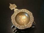 Antiquité - Passoire à thé ancienne sur trépied têtes/dragon, Antiquités & Art, Enlèvement ou Envoi, Cuivre