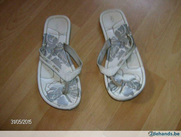 teenslippers merk  o'neill - maat 38, Ophalen of Verzenden, Gedragen, Slippers