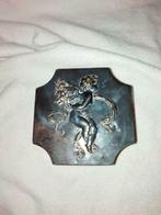 boîte  à bijoux antique, Enlèvement