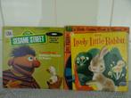 Vintage singles Sesame Street Lively petit lapin avec livret, Enfants et Jeunesse, Enlèvement ou Envoi, Single