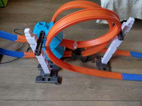 Hot Wheels Track builder Race Kit, Kinderen en Baby's, Speelgoed | Racebanen, Gebruikt, Racebaan, Elektrisch, Hot Wheels, Met looping