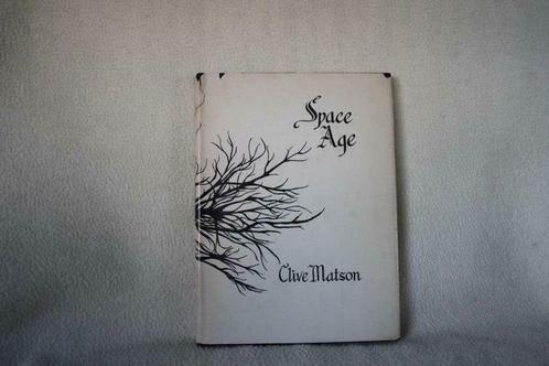 Space Age - Clive Matson, Boeken, Gedichten en Poëzie, Gelezen, Ophalen of Verzenden