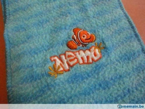 Disney Nemo turquoise sjaal, Kinderen en Baby's, Kinderkleding | Mutsen, Sjaals en Handschoenen, Gebruikt, Sjaal, Jongen of Meisje
