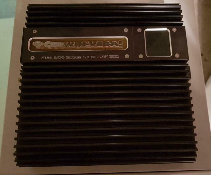 CERWIN VEGA amplifer, Audio, Tv en Foto, Professionele apparaten, Zo goed als nieuw, Audio, Ophalen