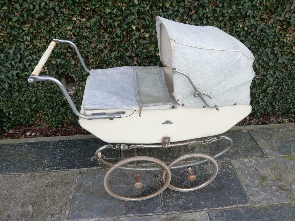 ② Oude vintage kinderwagen jaren 60 — Antiek | Woonaccessoires — 2dehands