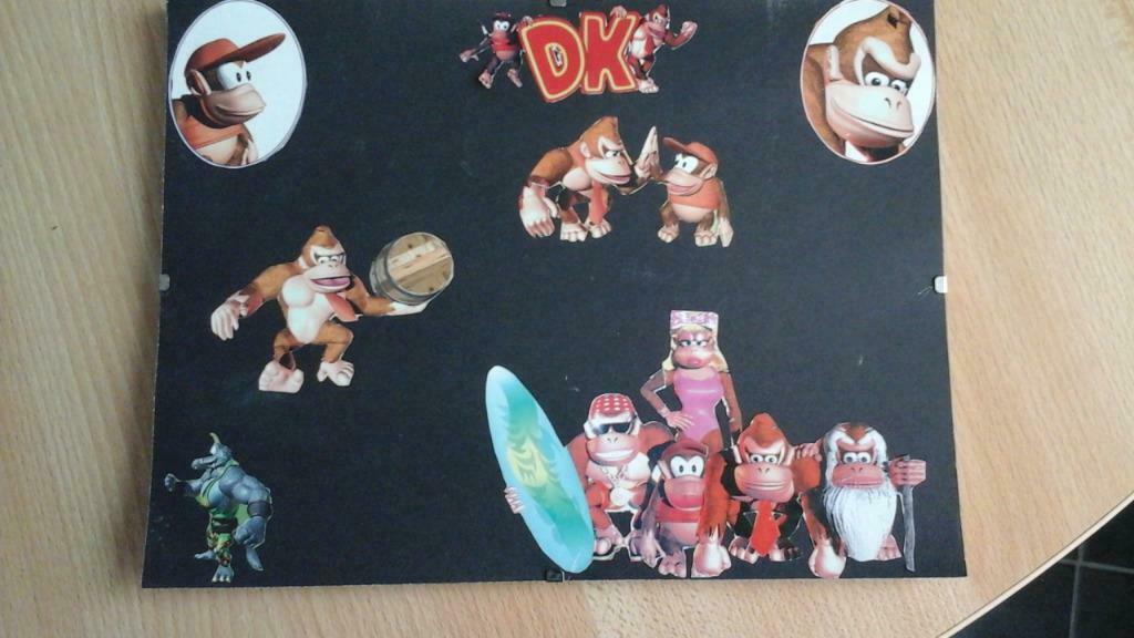 cadre "Donkey kong" H: 18x24 cm  vintage '98, Moins de 50 cm, Enlèvement ou Envoi, Comme neuf, Autres matériaux