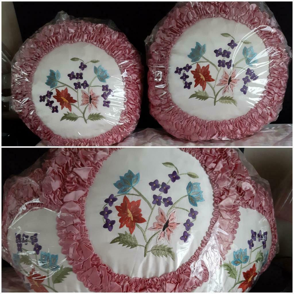 À vendre des coussins en satin décoratives vintage le 3 pièc, Maison & Meubles, Accessoires pour la Maison | Coussins, Enlèvement