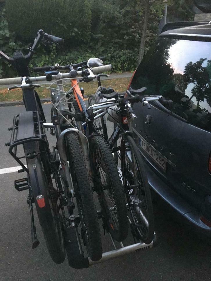 Loue porte vélo sur boule Thule pour 4 vélos, Auto diversen, Dakdragers, Ophalen