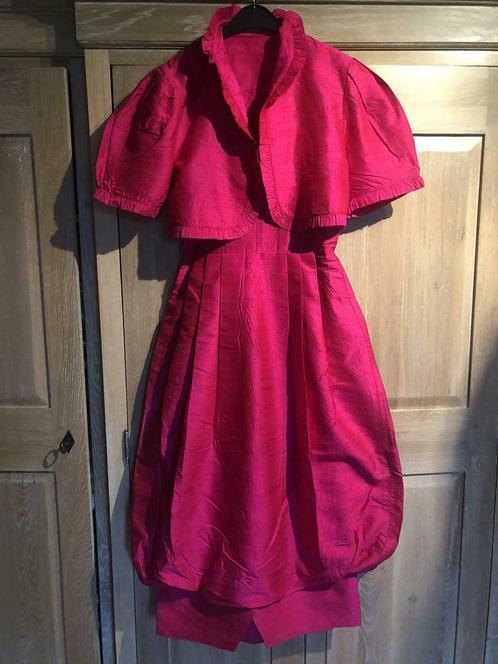 Robe de cérémonie fuschia avec boléro et accessoires, Vêtements | Femmes, Vêtements de mariage & Accessoires de mariage, Comme neuf