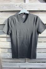T-shirt H&M slim fit col V noir (XS), Vêtements | Hommes, T-shirts, Noir, Porté, Enlèvement ou Envoi, H&M