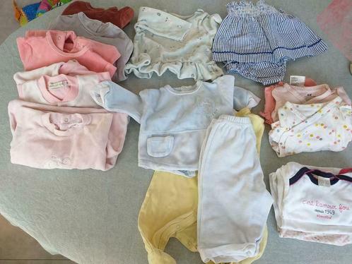 Lot vêtements bébé fille sale