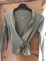 Gilet caché-cœur American Outfitters 8 ans vert sauge, Comme neuf, American Outfitters, Fille, Pull ou Veste