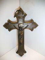 Crucifix couleur bronze antique/vintage (DS140-p), Antiquités & Art, Enlèvement ou Envoi