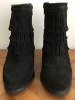 Zwarte suede enkelaarzen van Lousia. - 36, Kleding | Dames, Verzenden, Zwart, Zo goed als nieuw, Louisa