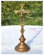 §  crucifix en laiton socle rond, Enlèvement ou Envoi