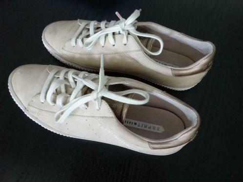 Beige damesschoenen Esprit maat 39, Kleding | Dames, Schoenen, Zo goed als nieuw, Sneakers, Beige, Ophalen of Verzenden