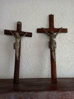 houten kruisbeeld 2 stuks, Antiek en Kunst, Antiek | Religieuze voorwerpen, Ophalen of Verzenden